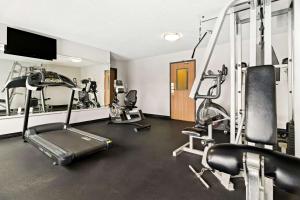 Fitness centrum a/nebo fitness zařízení v ubytování Best Western Paducah Inn