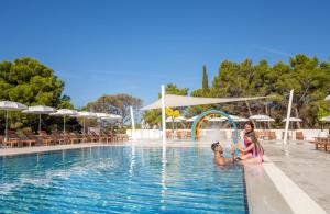 Bluesun Holiday Village Bonaca - Full Board Plus tesisinde veya buraya yakın yüzme havuzu