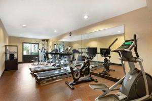 Fitnes centar i/ili fitnes sadržaji u objektu Best Western Plus Clearfield