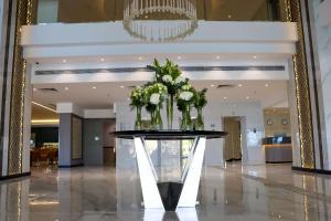 The lobby or reception area at Best Western Plus Jeddah Hotel Madinah Road