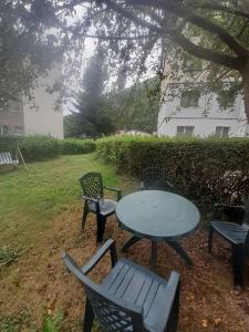 גינה חיצונית ב-Apartament PARTER CU GRADINA