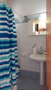 O baie la Katerina Fotopoulos Rooms & Apartments - Papanero com