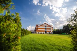 Garden sa labas ng Mazurkowa - z widokiem na Karkonosze i Śnieżkę, darmowy parking, obok restauracja Mazurkowa Chata