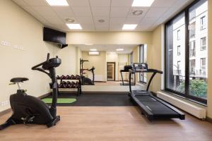 The fitness centre and/or fitness facilities at Hotel Opera