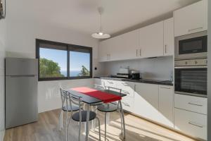 Afbeelding uit fotogalerij van Sky & Ocean 1st Floor Apartment in Calheta