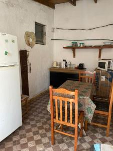 Hostal EYO en Chuy tesisinde mutfak veya mini mutfak