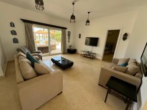 Foto de la galería de Sunset Villa in El Gouna with Private Heated Pool NEW BEDROOMS ADDED en Hurghada