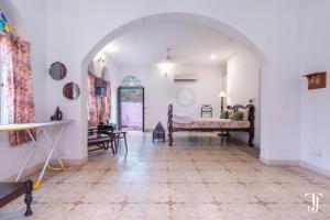 Anandmai Heritage Homestay - Jaipur में एक कमरे में एक या कई बेड