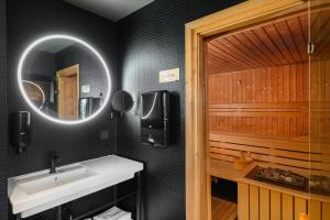 Hotel Clark Budapest - Adults Only tesisinde bir banyo