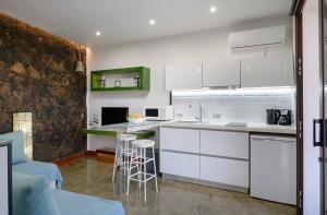 A kitchen or kitchenette at Apartamento Los 4 Nobles