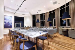 Restaurant o iba pang lugar na makakainan sa TRYP by Wyndham Lisboa Caparica Mar