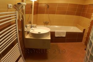 Apartmán Štrbské Pleso - Crocus 219 tesisinde bir banyo