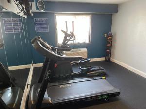 Fitness center at/o fitness facilities sa Days Inn by Wyndham Muncie -Ball State University