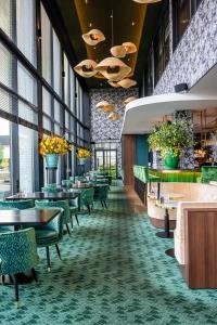 Veitingastaður eða matsölustaður á Van der Valk Hotel Schiphol