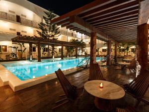 Hồ bơi trong/gần HM Playa del Carmen