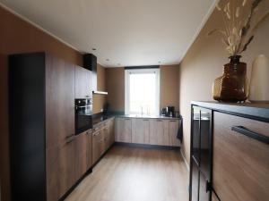 Una cocina o kitchenette en Luxury villa on Frisian water