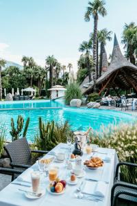 Swimming pool sa o malapit sa Albergo Losone