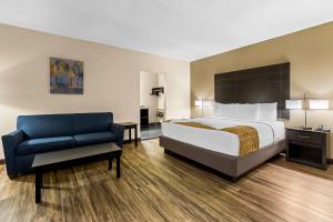 Best Western Toni Inn में एक कमरे में एक या कई बेड