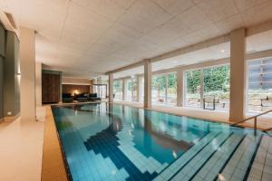 Churfürstenhof Wellnesshotel 내부 또는 인근 수영장