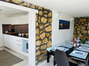 Una cocina o kitchenette en Villa Julia