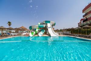 The swimming pool at or close to Ohtels Carabela