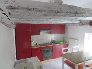 Una cocina o kitchenette en Gutshaus Darsikow