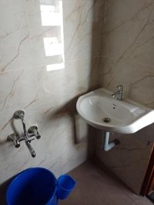 Bathroom sa UDUPI YATHRINiVAS