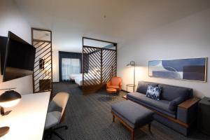 Predel za sedenje v nastanitvi Courtyard by Marriott Charlotte Waverly