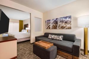 พื้นที่นั่งเล่นของ SpringHill Suites Indianapolis Carmel