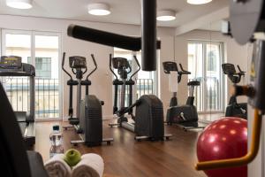 Fraser Suites Geneva - Serviced Apartments tesisinde fitness merkezi ve/veya fitness olanakları