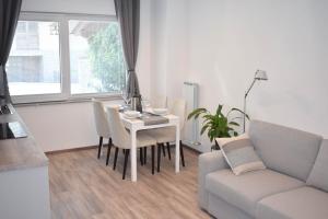 Svetainės erdvė apgyvendinimo įstaigoje Lampino apartment