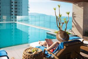 Bazén v ubytování Gonsala Hotel Nha Trang nebo v jeho okolí