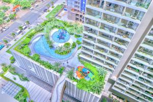 Garden sa labas ng Oasis Suites - The Sóng, Infinity Pool & Gym, BeachFront