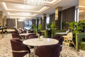 Zona d'estar a MARION SPA Hotel & Spa - RENOVATION - Rooms, SPA area, Swimming pool, Reception, Restaurant, Lounge Bar, Hookah bar, Children's room, Parking, SPA and Breakfast included in the price