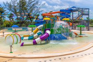 The swimming pool at or close to Melia Casa Maya Cancun All Inclusive