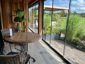 A balcony or terrace at 't Heidepaleis