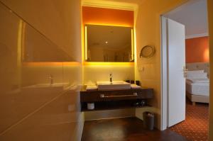 Hotel Mack tesisinde bir banyo