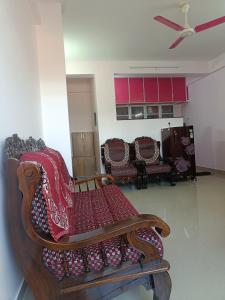 Prostor za sedenje u objektu 2 BHK Furnished Flat - 200 m to Guruvayur Temple - For FAMILIES ONLY