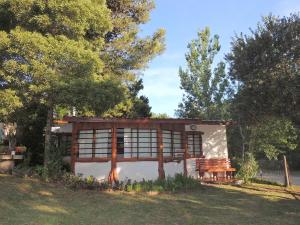 Un jardín fuera de Cabañas Gesell