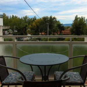 Un balcon sau o terasă la Apartments Zdravko