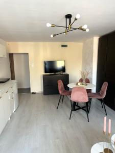 Una cocina o kitchenette en Apartament Biały Kamień