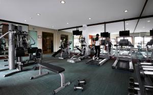 Fitness center at/o fitness facilities sa Lombok Raya Hotel