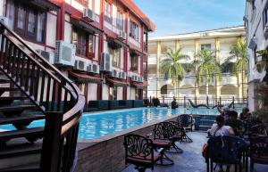 Swimming pool sa o malapit sa Chanthapanya Hotel