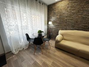 A seating area at Apartamento amoblado en el centro de Madrid