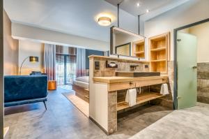 Una cocina o kitchenette en Ringhotel Forellenhof