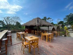 Restavracija oz. druge možnosti za prehrano v nastanitvi Villa Bambu Rinjani & Restaurant