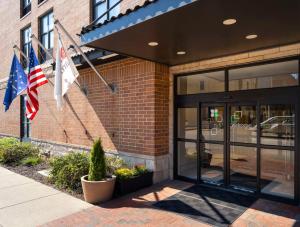 Facade o entrance ng Hilton Garden Inn Bloomington