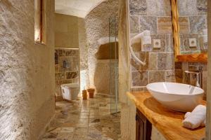 Un baño de Petra Inn Cappadocia