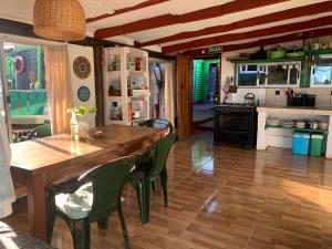 A kitchen or kitchenette at Green House Hostel