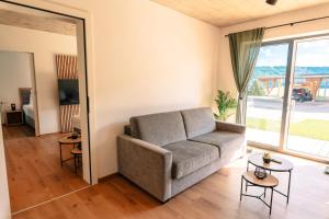 Un lugar para sentarse en Höhenweg Appartement & Ferienwohnung